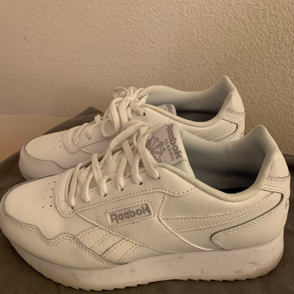 Reebok classics sneakers ! size 7